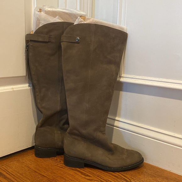 Like New Franco Sarto size 7.5 taupe/grey knee high wide calf boots. - Picture 2 of 11